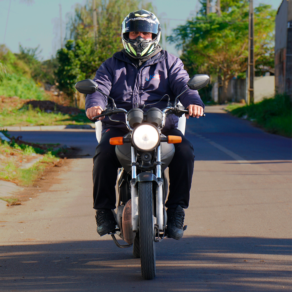 Entregador JC Entregas Rápidas